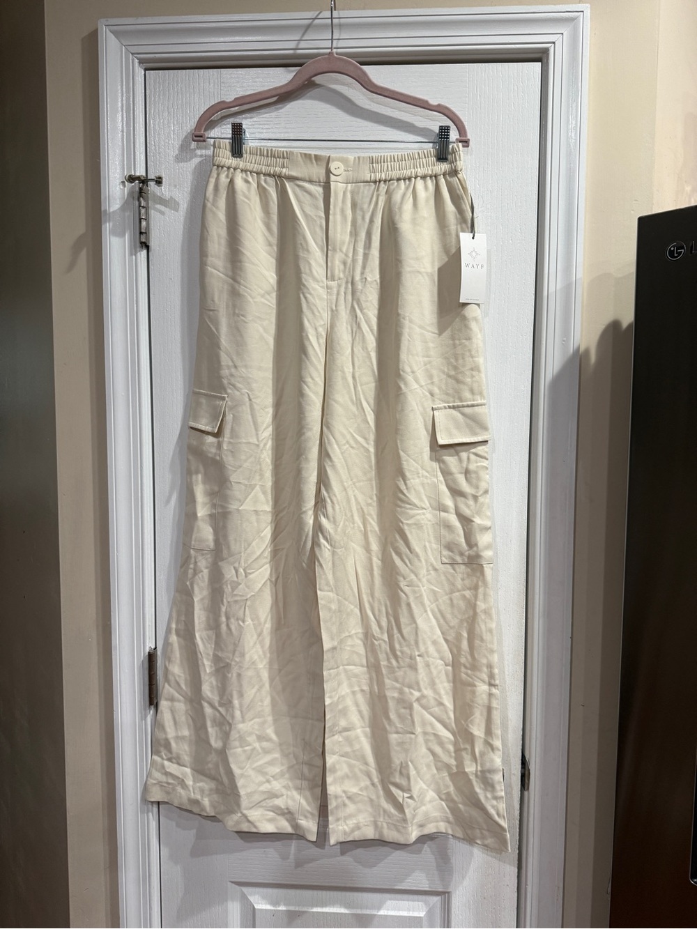 Wayf Neutral Cream Women’s Wide Leg with side Pockets Pant.